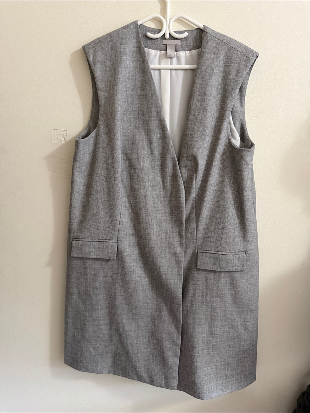 H&M Light Gray Long Sleeveless Vest